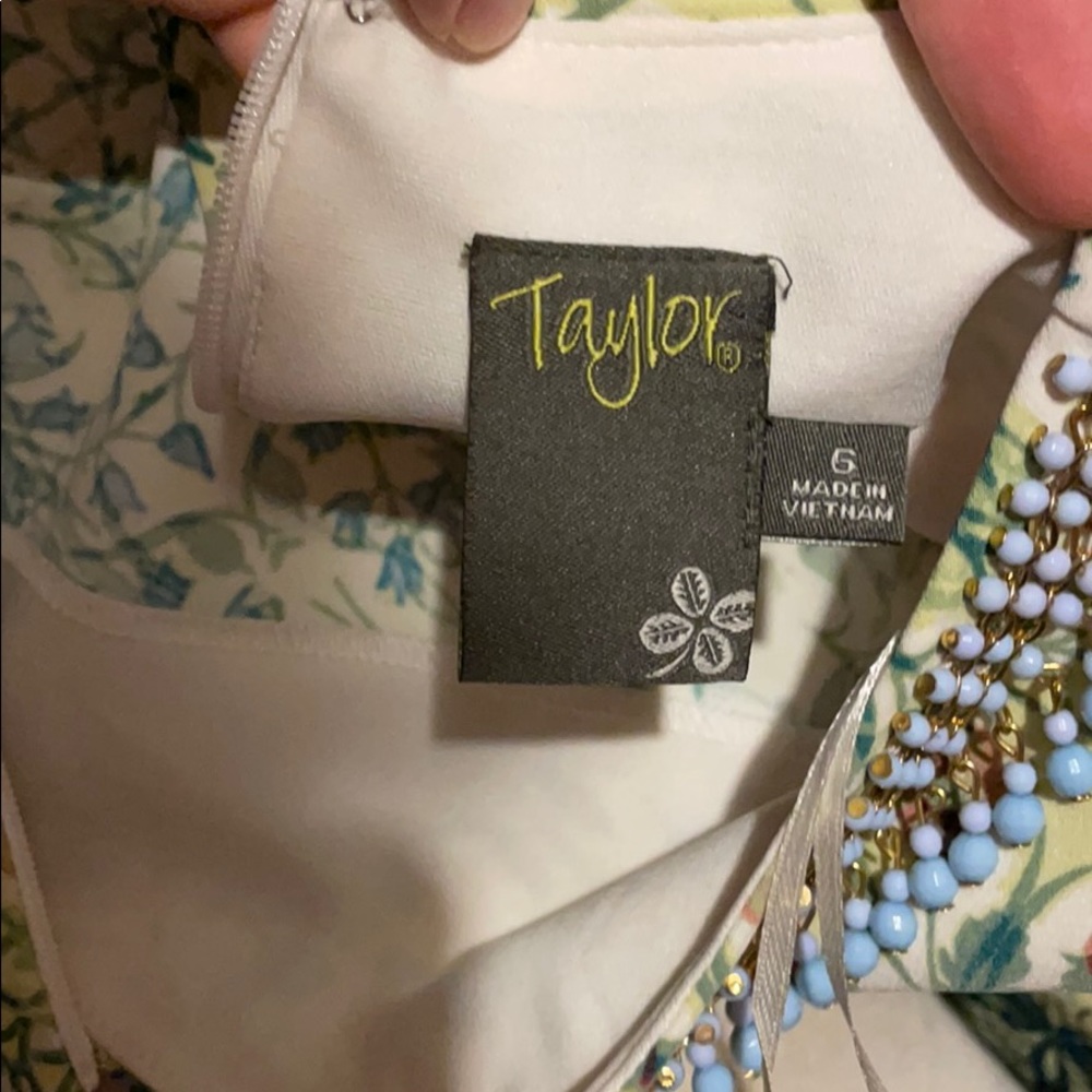 Taylor NWT Green Resort Floral Beaded V Neck Dress 6 Small Coastal Garden Party - Picture 6 of 15